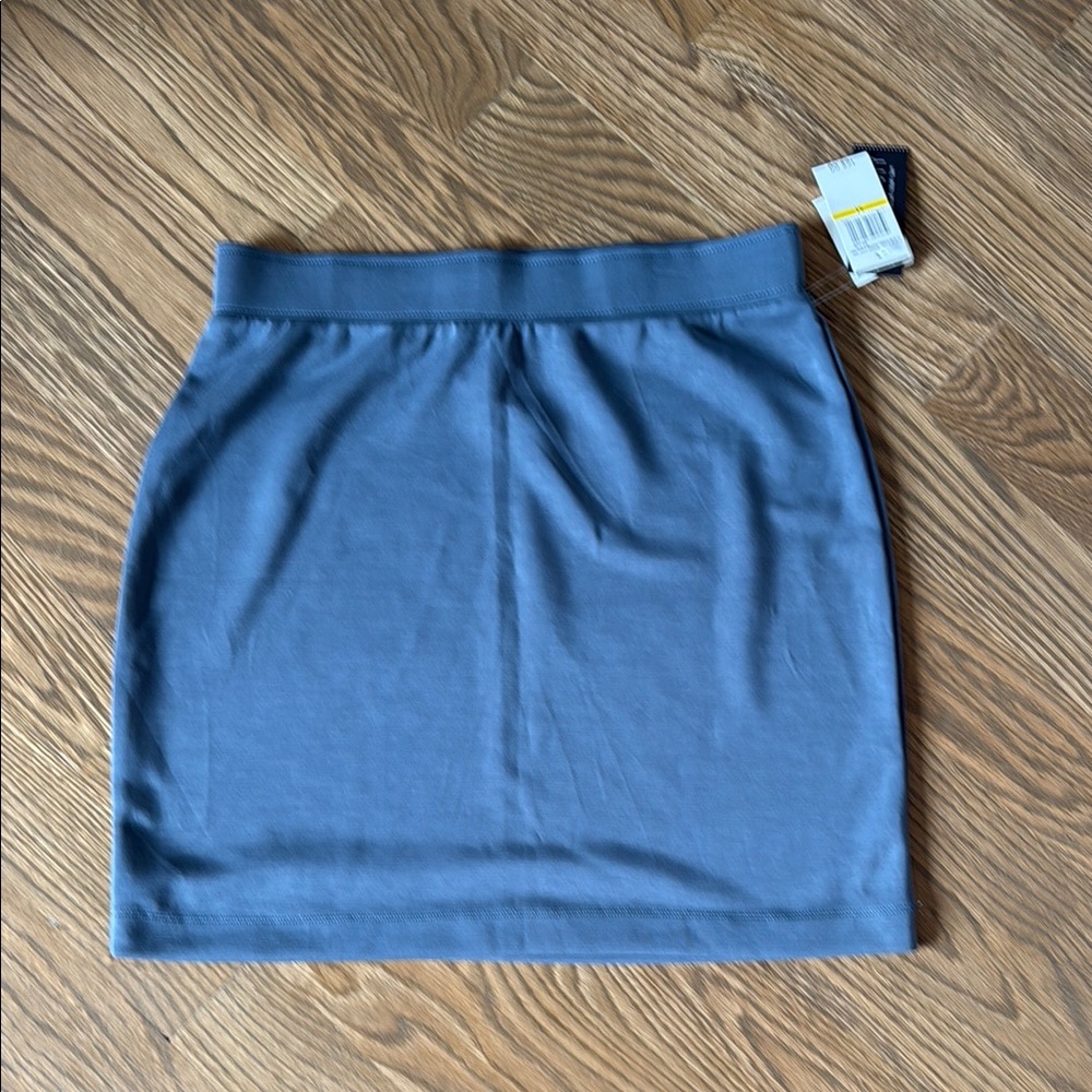 NWT Blue Cable and Gauge soft jersey skirt Sz M